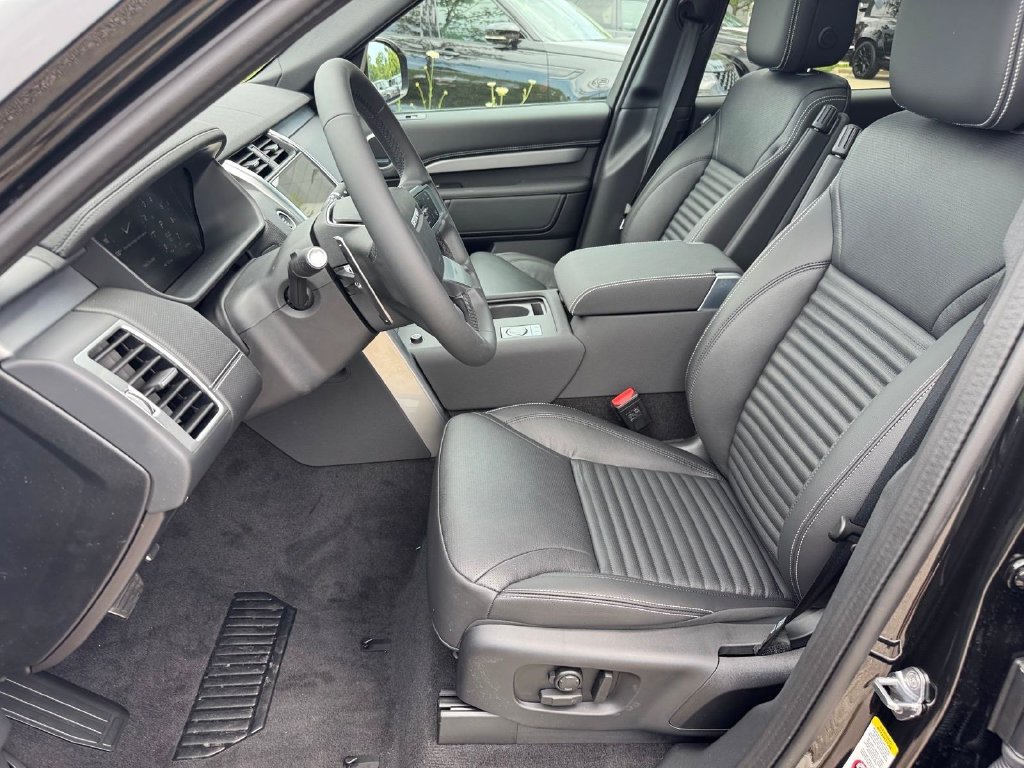 New 2026 Land Rover Discovery Limited Edition AWD/4WD image 7