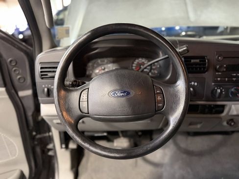 Used 2005 Ford F250 XLT image 13