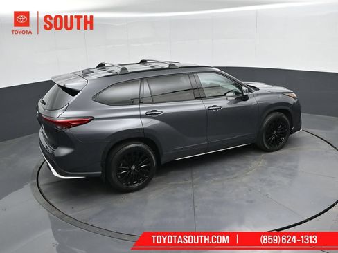 Used 2023 Toyota Highlander XSE AWD/4WD image 50