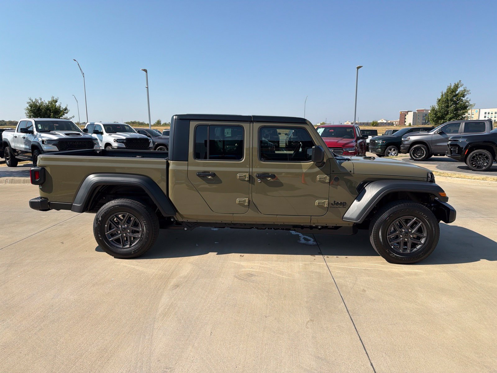 New 2026 Jeep Gladiator Sport AWD/4WD image 6