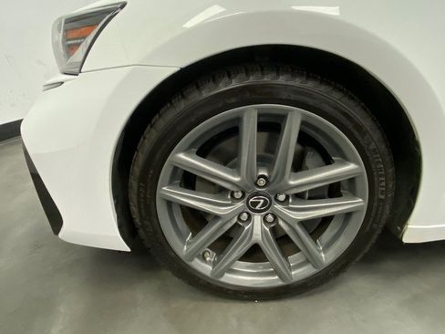 Used 2018 Lexus IS 300 AWD image 17