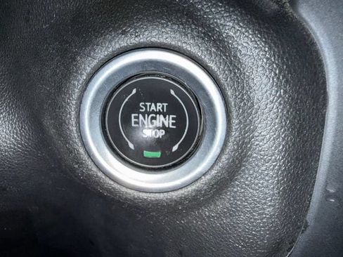 Used 2021 Chevrolet Silverado 1500 LTZ AWD/4WD image 31