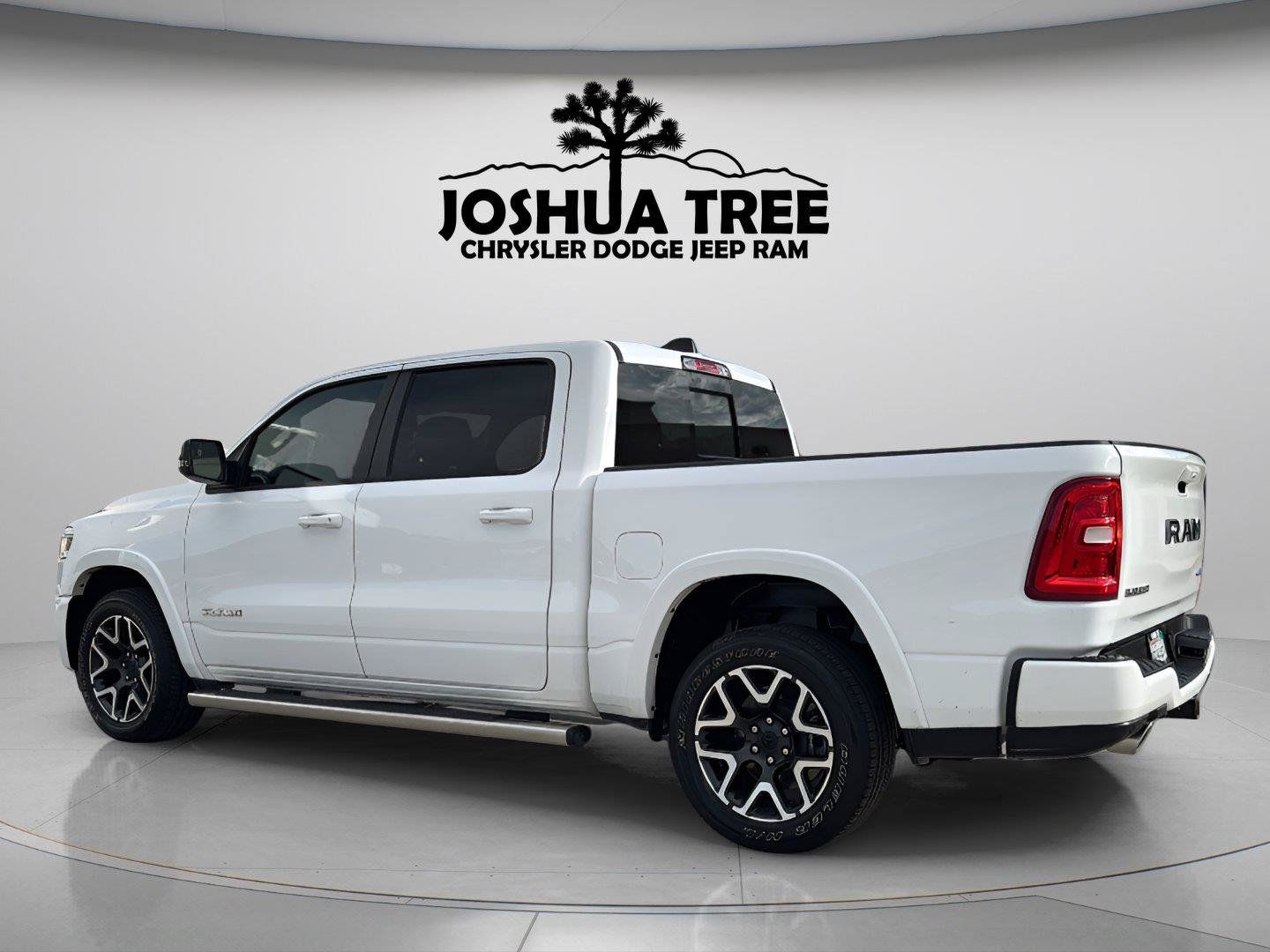 Used 2025 RAM 1500 Laramie w/ Sport Appearance Package AWD/4WD image 5