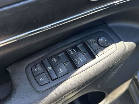Used 2018 Jeep Grand Cherokee Limited AWD/4WD image 16