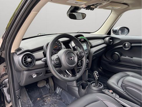 Used 2021 MINI Cooper 2-Door Hardtop FWD image 6