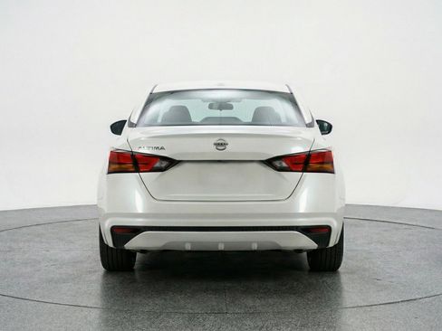 Used 2025 Nissan Altima 2.5 SV image 7