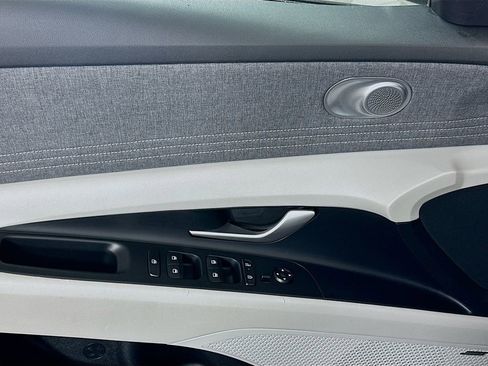 Certified 2024 Hyundai Elantra Limited image 18