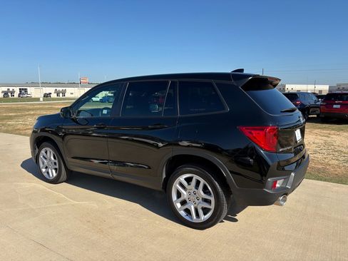 Certified 2025 Honda Passport EX-L image 6