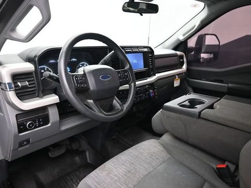 Used 2024 Ford F250 XLT w/ FX4 Off-Road Package AWD/4WD image 5