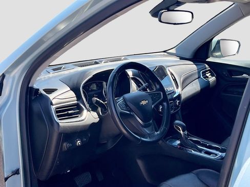 Used 2022 Chevrolet Equinox Premier FWD image 9