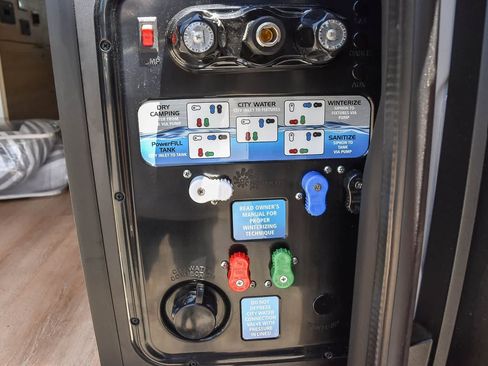 Used 2021 Mercedes-Benz Sprinter 2500 image 16
