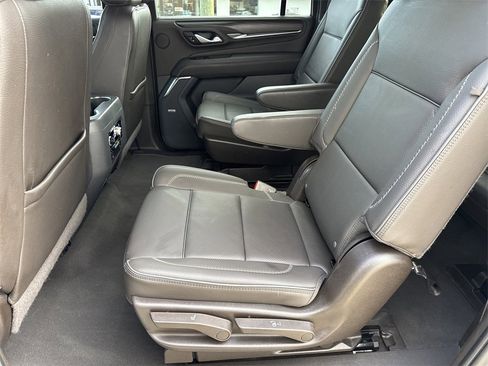 Used 2022 GMC Yukon XL Denali image 21