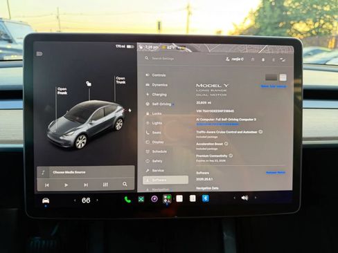 Used 2022 Tesla Model Y Long Range AWD/4WD image 21