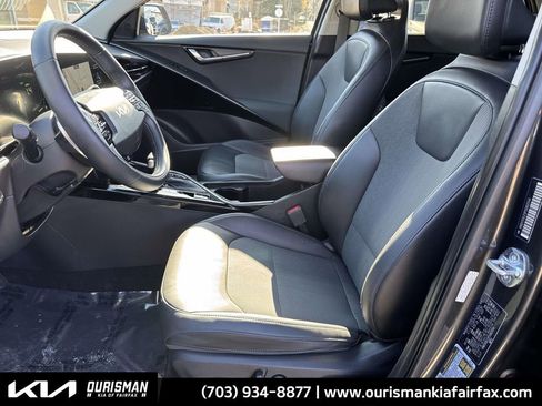Used 2023 Kia Niro EX image 23