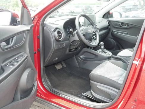 Used 2023 Hyundai Kona SE AWD/4WD image 12
