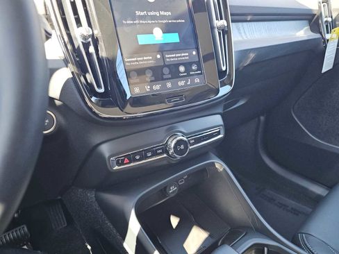 New 2026 Volvo XC40 B5 Core w/ Climate Package AWD/4WD image 26