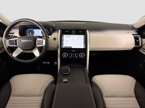 Used 2026 Land Rover Discovery Limited Edition AWD/4WD image 9