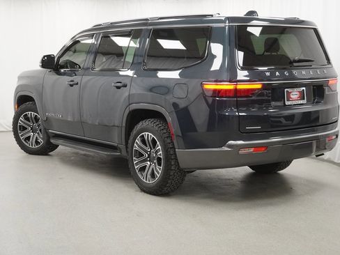 Used 2022 Jeep Wagoneer Series III w/ Flexible Seating Group image 14