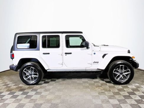 Used 2024 Jeep Wrangler Unlimited AWD/4WD image 8