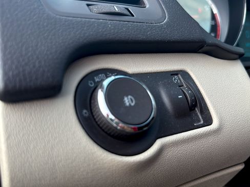 Used 2012 Buick Regal Leather FWD image 11