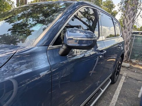 Used 2023 Kia Telluride EX w/ EX Captain's Chair Package FWD image 6