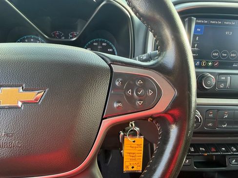 Used 2022 Chevrolet Colorado Z71 w/ Safety Package AWD/4WD image 31