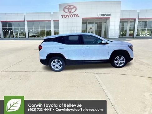Used 2024 GMC Terrain SLE AWD/4WD image 13