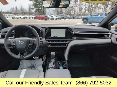 Certified 2025 Toyota Camry SE w/ Convenience Package image 15