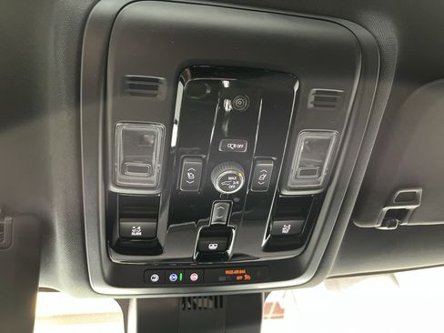 New 2026 Chevrolet Suburban High Country AWD/4WD image 30