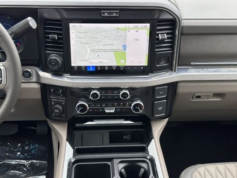 New 2025 Ford F250 Platinum w/ Platinum Plus Package image 24