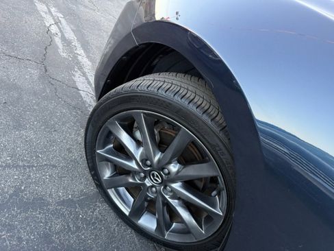 Used 2018 MAZDA MAZDA3 Touring image 12