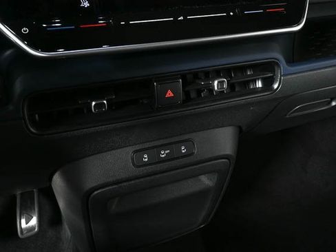 New 2025 Volkswagen ID. Buzz Pro S image 16