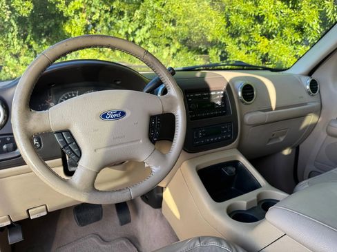 Used 2004 Ford Expedition Eddie Bauer image 52
