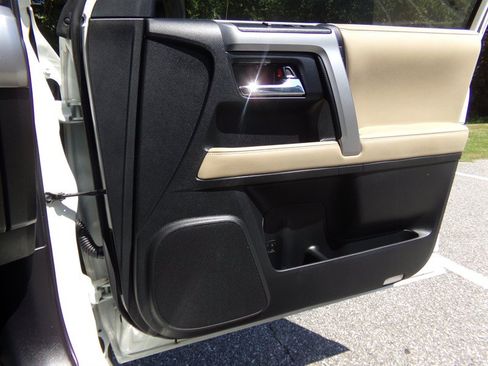 Used 2023 Toyota 4Runner Limited AWD/4WD image 44