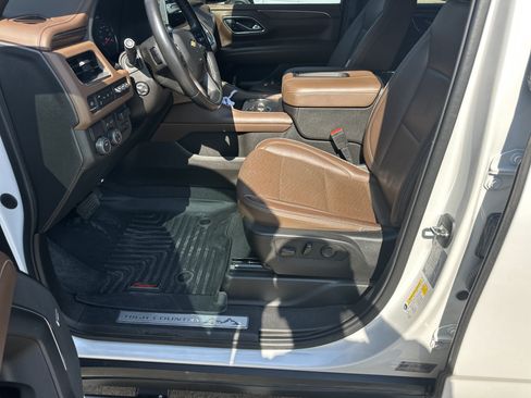Used 2021 Chevrolet Tahoe High Country w/ Premium Package RWD image 10