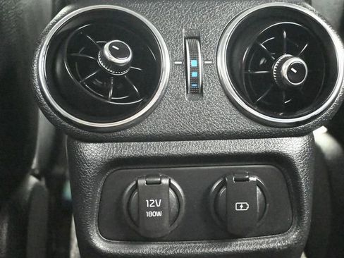 Used 2019 Kia Stinger RWD image 14