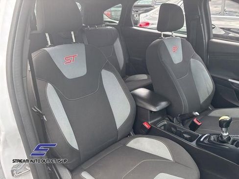 Used 2015 Ford Focus ST image 9