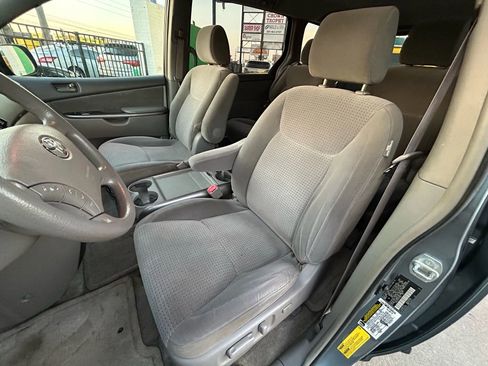 Used 2006 Toyota Sienna LE image 10