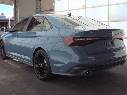 Used 2025 Volkswagen Jetta GLI Autobahn image 9