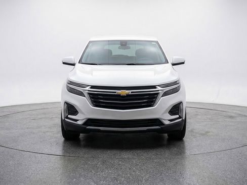Used 2025 Chevrolet Equinox LT FWD image 2
