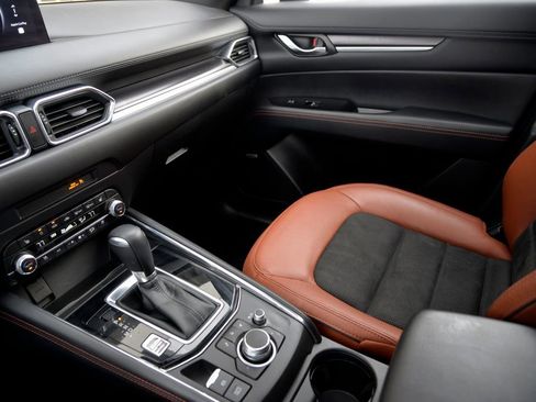 Certified 2025 MAZDA CX-5 Carbon Edition image 26