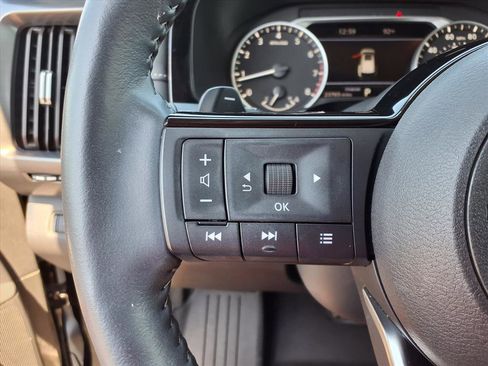 Used 2024 Nissan Pathfinder SL w/ Cargo Package image 14