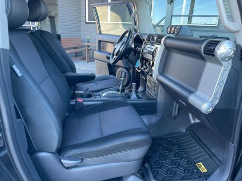 Used 2008 Toyota FJ Cruiser 4WD w/ Upgrade Pkg 2 image 21