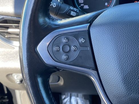 Used 2022 Chevrolet Traverse LT image 27