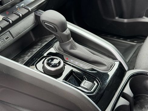Used 2024 Chevrolet Colorado Trail Boss w/ Technology Package AWD/4WD image 10