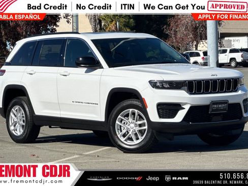 Used 2025 Jeep Grand Cherokee Laredo X RWD image 1