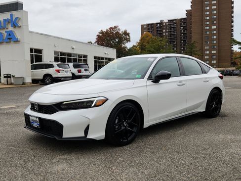 Used 2025 Honda Civic Sport image 1