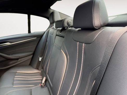 Used 2023 BMW 530i w/ M Sport Package image 31