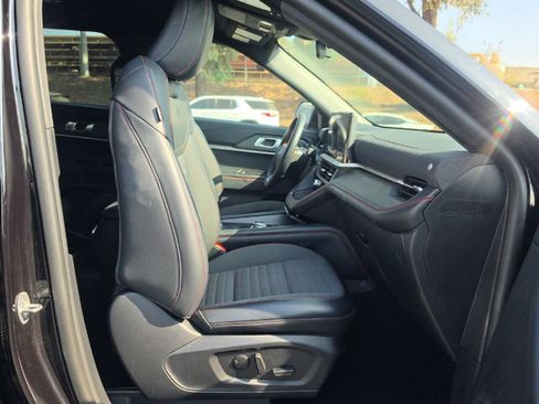 Used 2025 Ford Explorer ST-Line AWD/4WD image 15