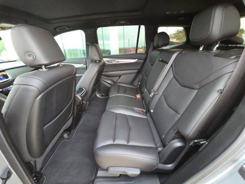 Used 2023 Cadillac XT6 Luxury image 14